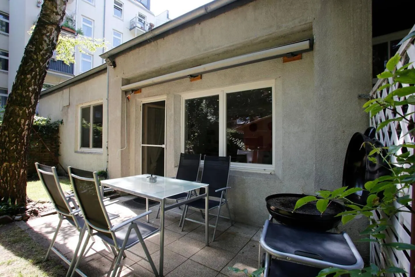 Peaceful City Garden Apartment Hamburg